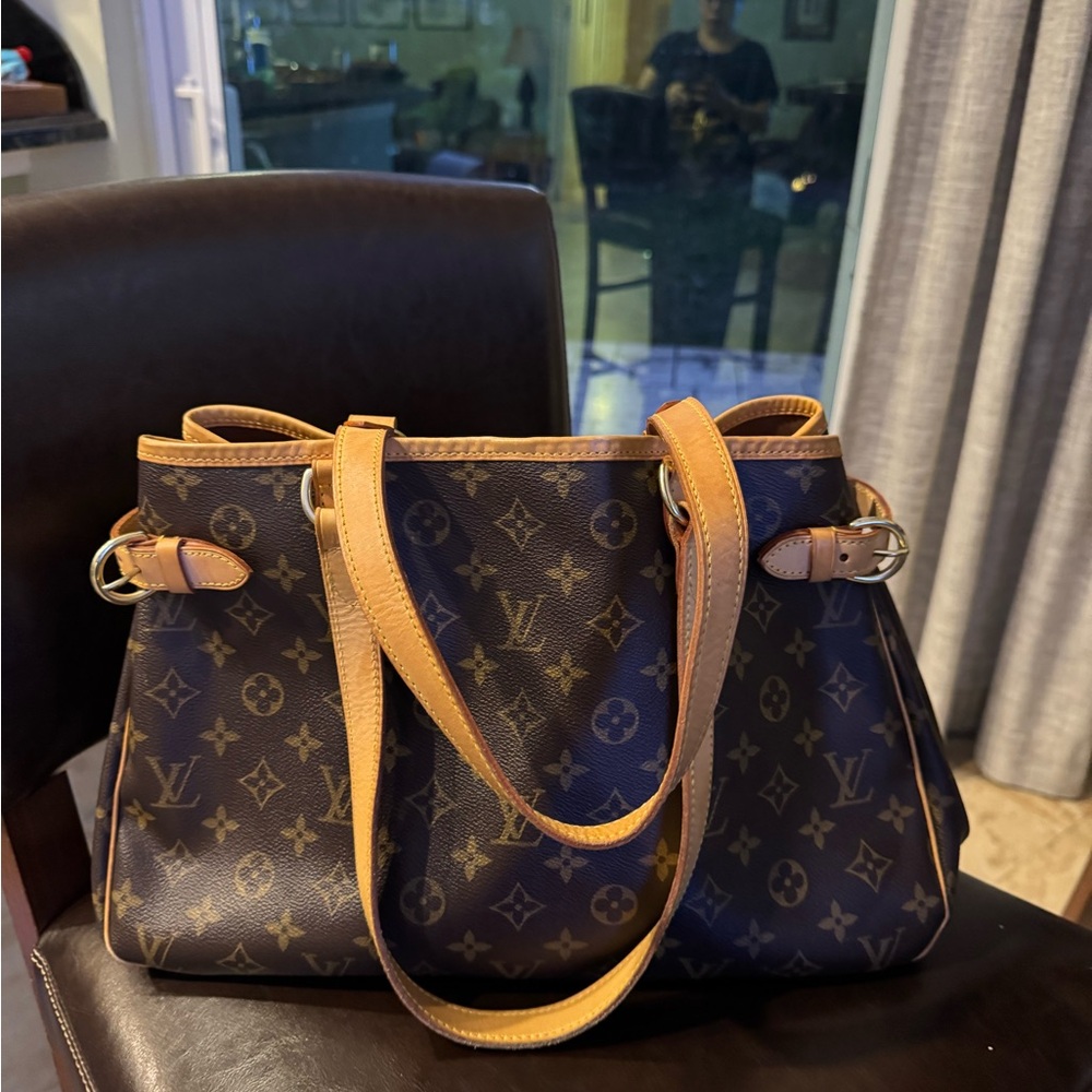 Louis Vuitton Brown Monogram Handbag. LV Batignolles